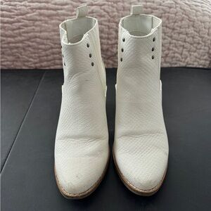 Coconuts by Matisse Ankle Boots – Size 6 🤍